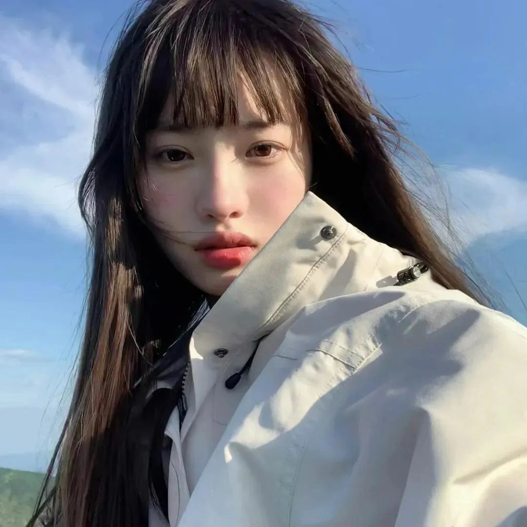 轻轻拂过